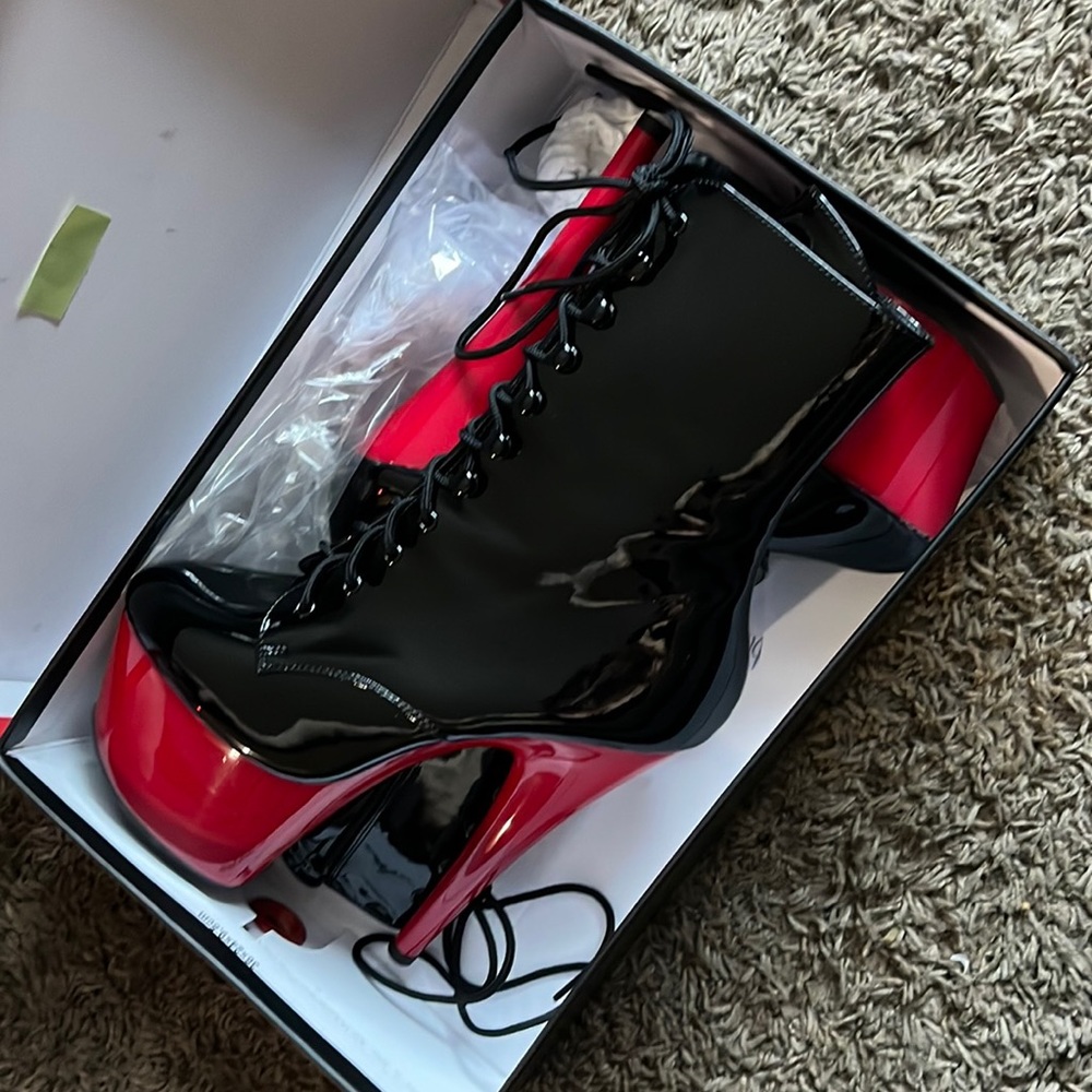 Red bottom heals